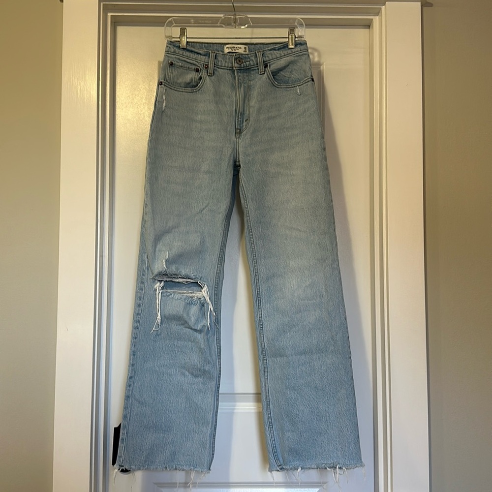 Abercrombie & Fitch The ‘90s Relaxed Jean High Rise